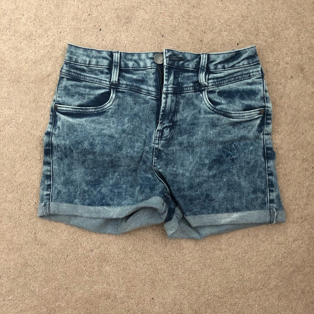 High rise, bleach wash shorts